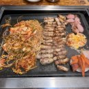 통통돌판생삼겹살