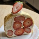 부산 광안리 딸기크레이프롤 케이크 맛집 &lt; 이앤디스튜디오 &gt;