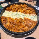 더더치즈닭갈비 이미지