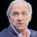 '헤지펀드 대부' 달리오 "시장 거품 있지만 터트릴 요인 없어" 이미지