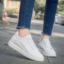 하얀운동화 이미지