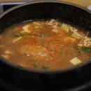 황금돼지구이 이미지