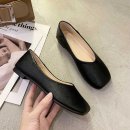 단아한 신발 이미지