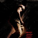 천지상사 | 영화 13구역 후기 | 도시를 집어삼킨 부패. 그리고 벽을 무너뜨린 두 남자