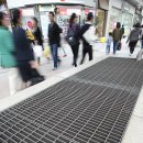 지하철 환풍구 옆 이미지