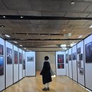 수문2-1 | [후기] 사진 전시 영화 <휴민트> 개봉 기념 특별 기획전 | DDP 이간수문전시장