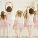 유아 스트레칭 발레 이미지