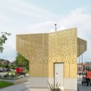 황금공중화장실 이미지