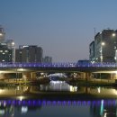 물위의 도시 이미지