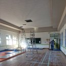 주식회사 웃음건축 | 전주 인테리어 '결(KYEOL)' 학교 환경개선공사 사례 : 강당에 미끄럼틀과 아지트를 품은 '숲속 도서관...