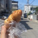만천천길 | [내돈내산] 춘천 빵지순례, 자유빵집 크루아상 앙버터 소금빵 윈나 추천 베이커리카페 현지인 맛집