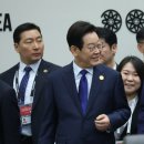 15분 지각한 시진핑 "황남빵 맛있다" 이미지