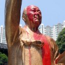 부산서 '이승만 동상'에 페인트 뿌려져 이미지