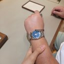 그린메드 | 롤렉스 오이스터 퍼페츄얼 베이지 피스타치오 메드 블루 착용샷 후기