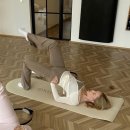 코어강화 필라테스 이미지