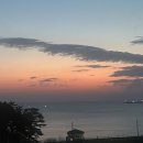 GS25동해어달항점 | 국내 여행 후기) 바다 종일 보는 묵호 힐링 여행 이틀...언덕 동해타파스, 어달항, 한섬해변, 감추사)