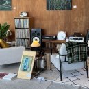 커피와 책이 있는 이미지