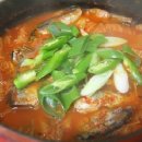 간편하게 꽁치통조림 김치찌개 만드는 법 이미지