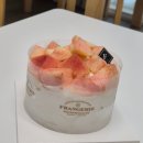 예전 - 거제시 | 프랑제리 복숭아케이크 후기, 예전과 달라져 다시 찾은 솔직 후기