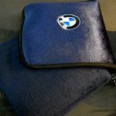 BMW 쿠션,무릅담요겸용 팝니다.BMW가죽핸드폰줄도있어요.키링 이미지