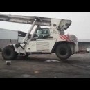 과중량-Reach Stacker Operator Hard work 이미지