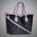 루이비통 가방 롯데백화점에서 158만원에 구입했습니다.. 얼마에 팔면 될까요.. 2달사용 2번 착용.. 이미지