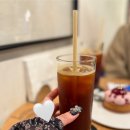 Cafe in Garden | [홍콩] 내돈내산 카페 후기: 베이크하우스, AmoAgo...로스터(Urban Coffee Roaster), 미도카페, Kala Cafe