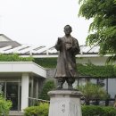 정지용 동상 이미지