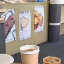 해방촌 감성카페 &#39;오이이&#39; 방문 후기 - 맛있는 디저트와 아기자기한 공간