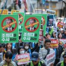 서초역 2번출구 앞 이미지