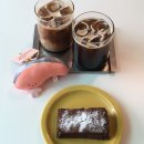 메이페브러리커피 | 성내동 메이페브러리커피 :: 올림픽공원역카페 추천 ! 얼그레이크림라떼 • 초코꾸덕브라우니 후기
