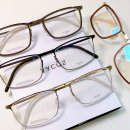 안경을 찾는 사람들 이미지