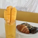 빵 굽는 시간 (오전) | 용인 베이커리카페 브라운스마일 매일굽는 소금빵