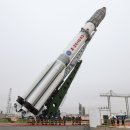 양성자 로켓두 러시아 방송 위성을 발사하도록 설정 이미지