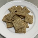 OIL&OIL | 트리스킷(Triscuit) 크래커 솔직 후기｜Cracked Pepper &amp; Olive Oil vs Roasted Garlic 맛 비교