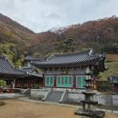 함안 장춘사 석조석가여래삼존좌상 이미지