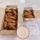 푸른밤 | 여름 치막 추천 교촌치킨 허니콤보+신제품 은하수막걸리 푸른밤 6도 꿀맛 조합 주말 저녁 후기