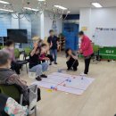 건강웃음체조 | 부산 강서구 명지 주간보호센터 치매전담실 토요일...프로그램! 건강체조와 골프퍼팅 게임으로 웃음...