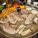 함고집솥뚜껑김치삼겹살 이미지