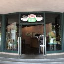 Friends (시즌1, 1화, 장면1-Central Perk) | [싱가포르] 미드 프렌즈 카페, Central Perk 덕후 방문기 ✨