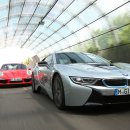 BMW i8 vs 포르쉐 911 카레라 S 이미지