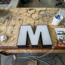 동읍674 | 간판 하나 바꿨을 뿐인데 여기가 '인생 간판' 맛집이었네?