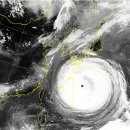 일본기상위성에 찍힌 15호 태풍 볼라벤 이시각 초대형 태풍으로 변한 모습 이미지