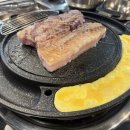 하하네정육식당 | 홍대 맛집 숯불향 가득한 두툼한 삼겹살과 목살! '하하&김종국의 401정육식당' 힙한 고기집 솔직후기 🥩🔥