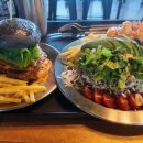 성산일출봉 수제버거 브런치 맛집 오션뷰 카페에서 흑돼지버거 폭풍 흡입 후기