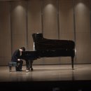 신동-117 | 브람스의 고독과 쇼팽의 서사, 그 완벽한 조화 : 우시다 토모하루 피아노 리사이틀 리뷰 (강릉아트센터)