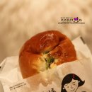많적아줌씨 | 대전의명물 "성심당" 부추빵,튀김소보로 맛보기위해 난 달려야 했다~ㅋ