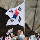 파리의 낭만 가득했던 개막식... 한국을 북한으로 소개는 '옥에 티' 이미지