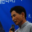 카프카노래연습장 | ‘詩에 감금된’시인 ‘신라’에 사로잡히다