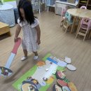 7월 24일 금요일 : 복날 맞이 놀이 종이벽돌퍼즐 무너뜨리기, 삼계탕 재료 냄비에 넣기 컬링, 복날 먹는 음식 골프, 꼬꼬 먹이주기 이미지